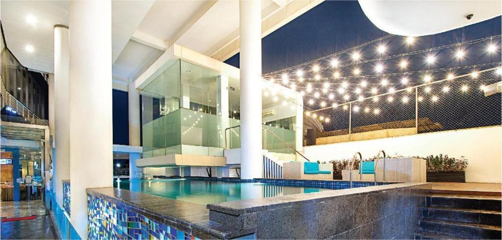 Blue Sky Hotel Petamburan Jakarta Kültér fotó